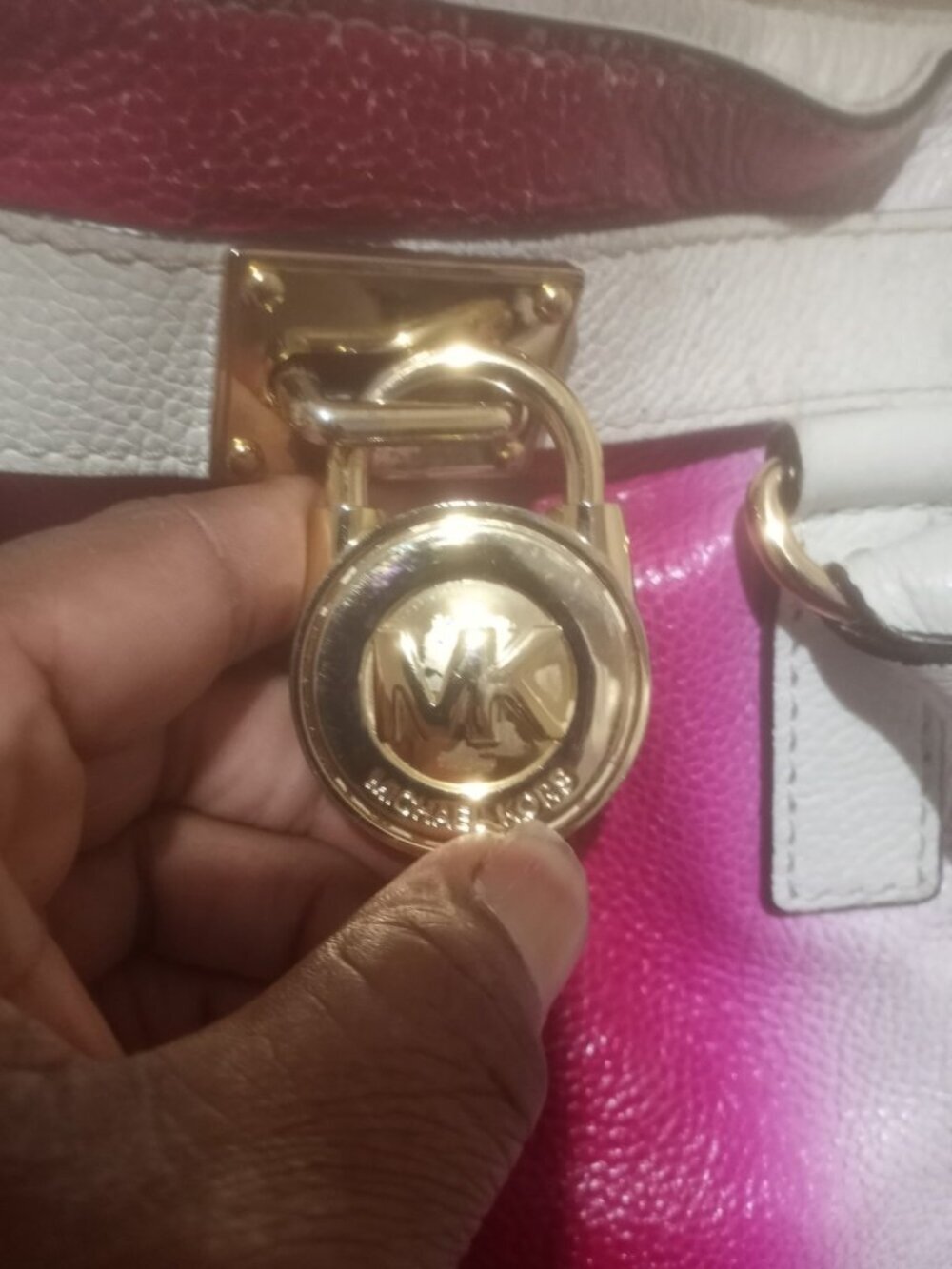 Michael Kors handbag hobo leather Pretty Pink And White . Key Lock Gold Chain - Picture 2 of 14
